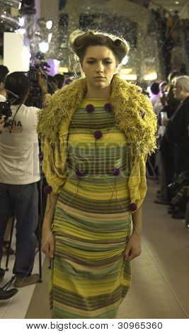 L'Officiel muotinäytös