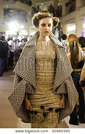 L'Officiel muotinäytös