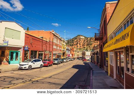 Bisbee, Arizona, Usa - October 17, 2018 : Downtown Bisbee Located In The Mule Mountains With The Lar