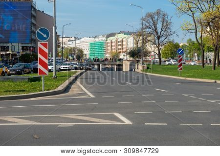 Moscow, Russia - May 6, 2019: View Of The Arbat Tunnel On Arbat Square On A Spring Day