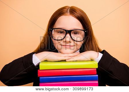 Close-up Portrait Of Nice Attractive Lovely Cheerful Cheery Confident Pre-teen Girl Nerd Learner Sci
