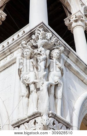 Details Of The Beautiful Doge Palace At Piazza San Marco In Venice