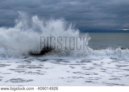 Big Waves Crashing On A Rock At Sandcut Beach In Jordan River Regional Park, British Columbia, Canad