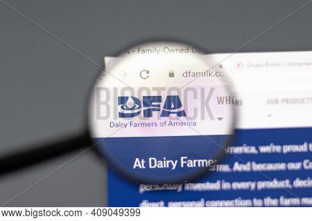 New York, Usa - 15 February 2021: Dfa Dairy Farmers Of America Website In Browser With Company Logo,