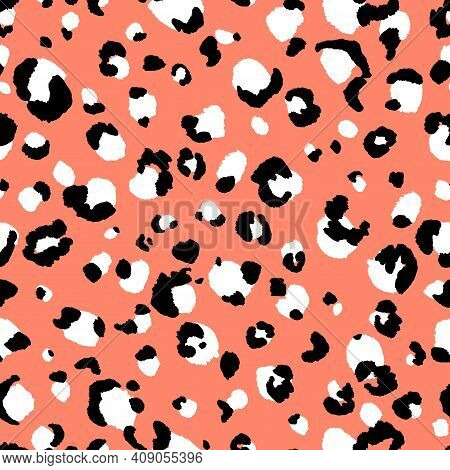 Abstract Modern Leopard Seamless Pattern. Animals Trendy Background. Beige And Black Decorative Vect