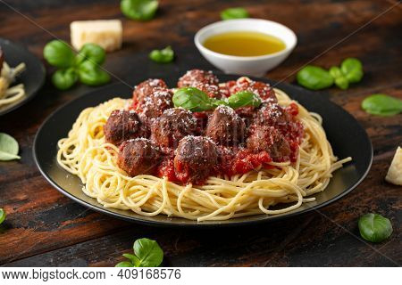 Vegetarian Spaghetti With Meat Free, Vegan Meatballs In Rich Tomato Sauce, Grated Cheese And Basil L