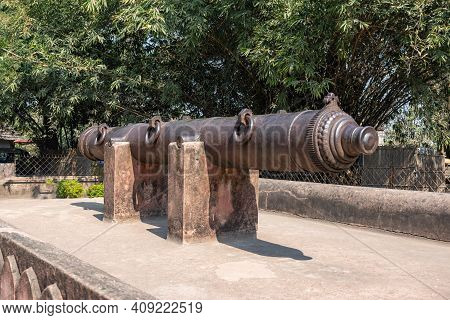 Picture Of Jahan Kosha Cannon Also Known As The Great Gun, Was Built By Craftsman Janardan Karmakar.