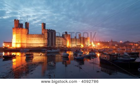 Kale Caernarfon gece