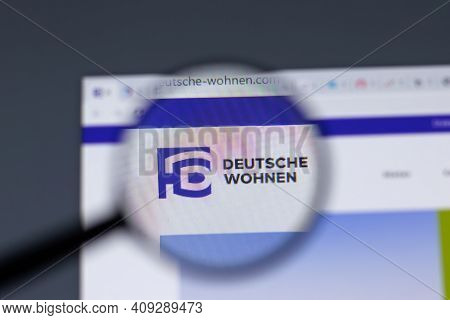 New York, Usa - 17 February 2021: Deutsche Wohnen Logo Close Up On Website Page, Illustrative Editor