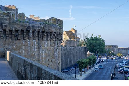 Saint-malo, France - August 25, 2019: Tour Quic-en-groigne And Tour Des Dames Of The Castle Which No