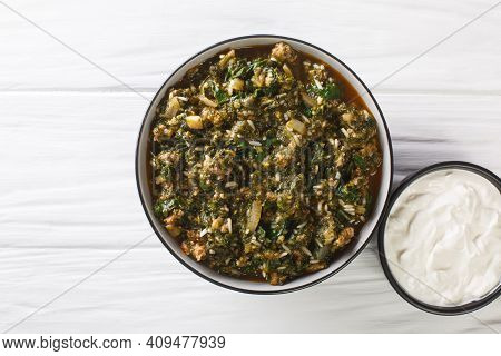 Traditional K?ymal? Ispanak Recipe Ground Beef With Spinach, Rice And Onion Close-up In A Bowl On Th