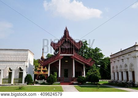 Mandalay Palace The Last Burmese Monarchy Royal Residency For Majesty At Mandalay Hill For And Burma