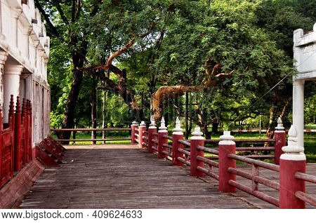 Mandalay Palace The Last Burmese Monarchy Royal Residency For Majesty At Mandalay Hill For And Burma