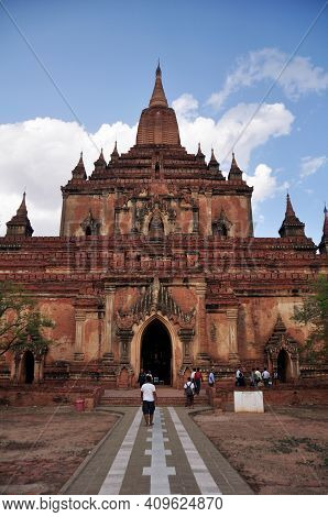 Sulamani Temple Pagoda Chedi Burma Style For Burmese People And Foreign Travelers Travel Visit Respe