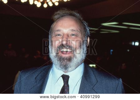 BRIGHTON, Inglaterra - 1 de outubro: Frank Dobson trabalho partido, membro do Parlamento para Holborn e St.Pa