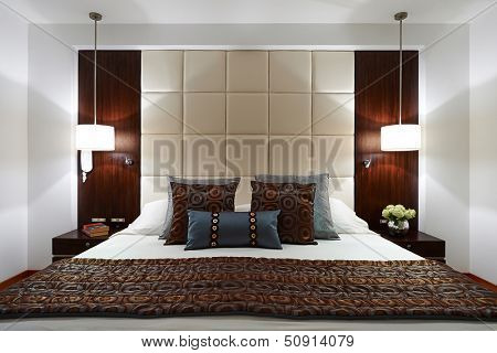 Interior design: Big modern elegant Bedroom