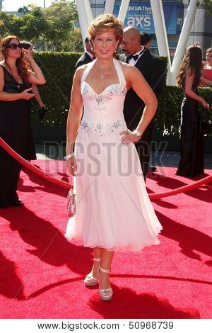 LOS ANGELES - SEP 15:  Yeardley Smith at the Creative Emmys 2013 - Arrivals at Nokia Theater on September 15, 2013 in Los Angeles, CA
