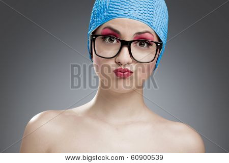 Porttrait of a beautiful woman with a an funny face 