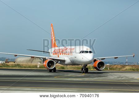 Easyjet Airline Takes Off From International Airport 'makedonia', Greece. Easyjet Is The Second Larg