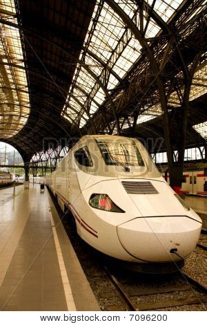 Treno ad alta velocità, Barcellona, Spagna