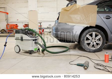 sanding machine in the body shop