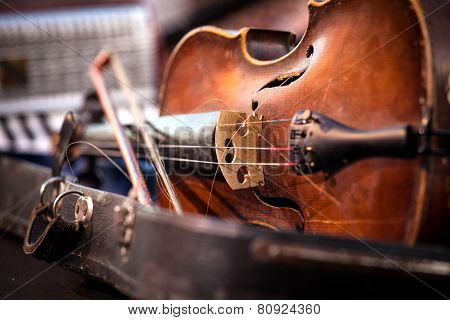 Vintage Old Used Violin And Bow