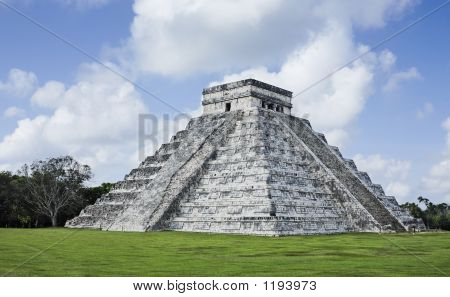 El Castillo Chichen Itza