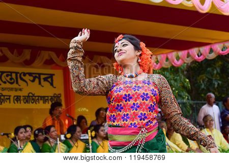 Young Girl Dancers Perforimg At Holi (spring) Festival In Kolkata.