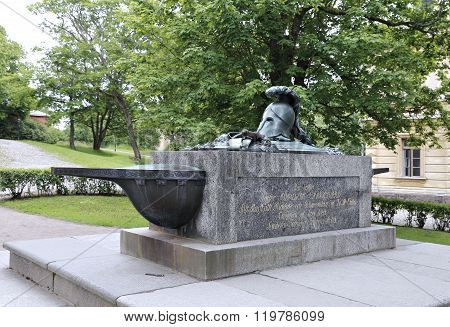 Monument Ehrensvard In The Form Of Knight's Helmet, Sword And Shield In The Maritime Fortress Suomen