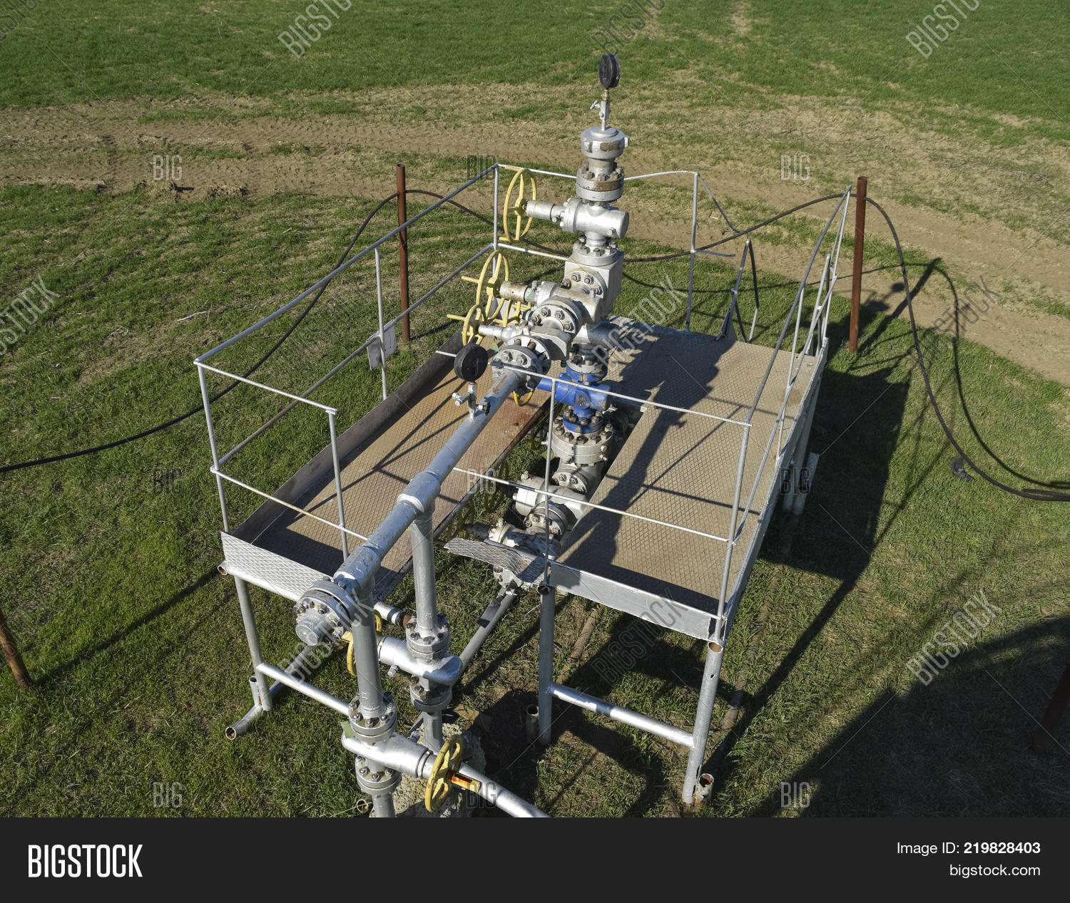 Oil Well. Equipment Image & Photo (Free Trial) Bigstock