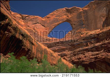 Masive Stevens arch horizontal view on clear day