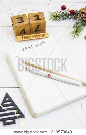 The setting of plans and goals for 2018 in the diary during the New Year holidays