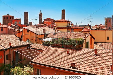Ilmakuva Bolognan kattojen. Italia