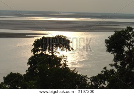 Sonnenuntergang über dem Brahmaputra