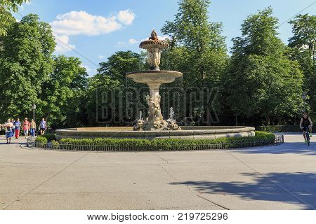 MADRID, SPAIN - MAY 24, 2017: It is the fountain de la Alcachofa in the El Retiro Park.