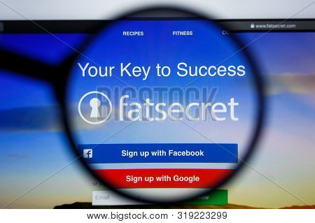 Los Angeles, California, Usa - 21 Jule 2019: Illustrative Editorial Of Fatsecret.com Website Homepag