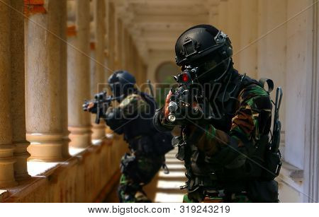 Special Force Assult Team Inside Abandoned Buildings