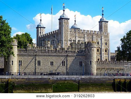 London / England Uk - August 22, 2008: The Tower Of London. Entry Of The Traitors Gate View From The