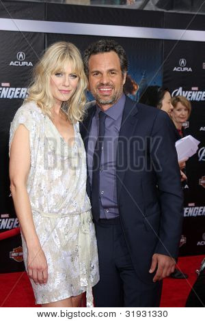 LOS ANGELES - APR 11: Sunrise Coigney, Mark Ruffalo arriva alla Premiere di 