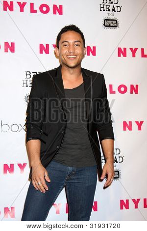 LOS ANGELES - 10 Nisan: Tahj Mowry naylon dergi geldi. Smas 13 yıldönümü kutlama