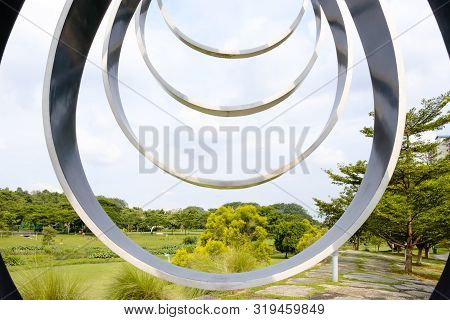 Singapore-08 Sep 2018:singapore Bishan Park View From Metal Sculpture Frame