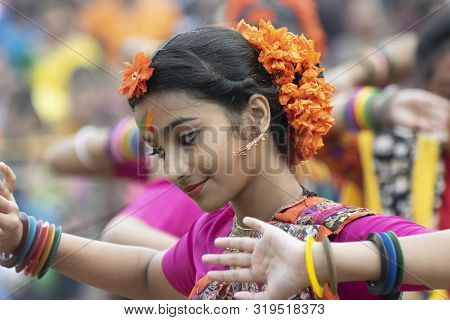 Kolkata , India - March 1, 2018 : Portrait Of Girl Dancer, Dressed In Sari (traditional Indian Dress