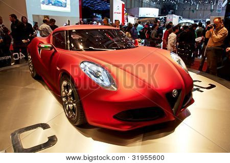 Ginevra - 8 marzo: L'Alfa Romeo 4C sul display at la 81a o International Motor Show Palexpo-Ginevra