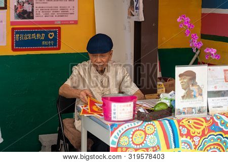 Huang Yung-fu The Man Who Painting Colourful Graffit On The Wall Of Old House, Then Became The Famou