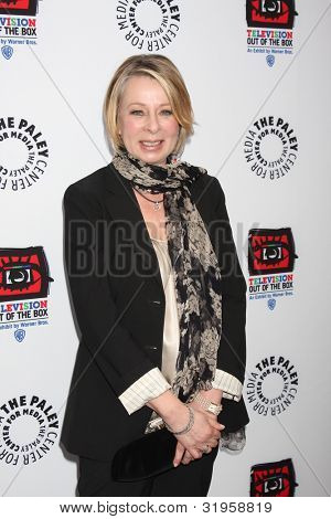 LOS ANGELES - 12 de abr: Diane English chega à Warner Brothers 