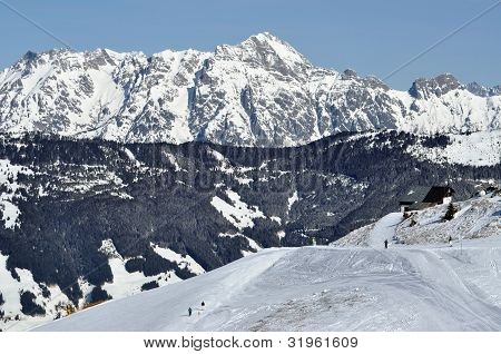 Ski Resort Zell Am See, Österreichische Alpen im Winter