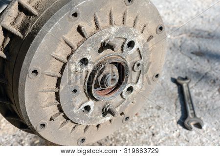Repair Of The Car Suspension. Work With A Wrench. Self-repair Of The Car. Replacing The Shock Absorb