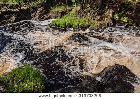 The Tahmajoki River Flows From Lake Ruokoyarvi To Lake Ladoga. The River Has Many Rapids And Small W