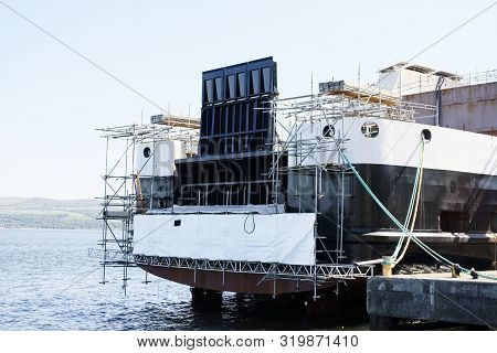 Ship Building And Crane In Port Glasgow Ferguson Shipbuilding Scaffold Dock Harbor Harbour