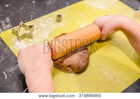 Little Girl Makes Christmas Ginger Cookies Herself